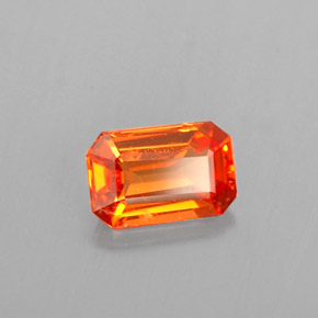 Saphir orange naturelle taille émeraude, 0,62 ct, VVS-VS