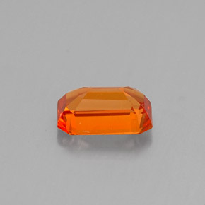 Saphir orange naturelle taille émeraude, 0,62 ct, VVS-VS