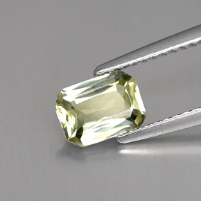 Saphir vert naturelle taille émeraude, 1,03 ct, VVS