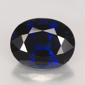 Saphir bleue naturelle coupe ovale, 5,95 ct, VVS