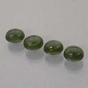 Achetez naturel ct vert saphir gems, transparent, en provenance thaïlande chez gemselect. en stock, livraison internationale!