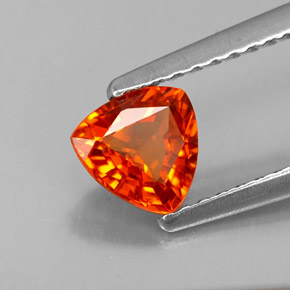 Saphir orange naturelle trillion, 0,78 ct, VVS-VS