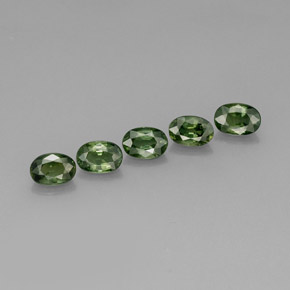 Achetez naturel ct vert saphir gems, coupe ovale, en provenance thaïlande chez gemselect. en stock, livraison internationale!