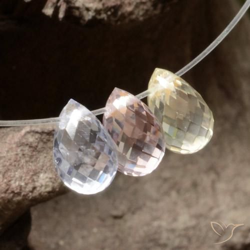 Shop natural 2.27ct Multicolore Saphir gems, Briolette, from Tanzanie at GemSelect. In stock, global shipping!