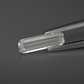 Saphir blanc naturelle taille émeraude, 0,61 ct, VS