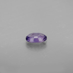 Saphir violet naturelle coupe ovale, 0,54 ct, VS