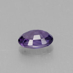 Saphir violet naturelle coupe ovale, 0,61 ct, VS