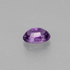 Saphir violet naturelle coupe ovale, 0,70 ct, VS
