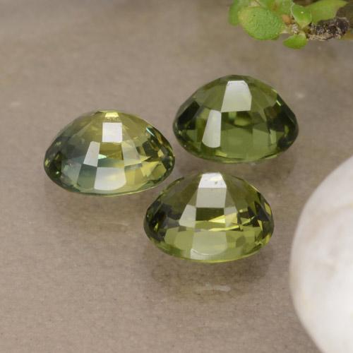 Achetez naturel 1,76ct vert saphir gems, coupe ovale, en provenance australie chez gemselect. en stock, livraison internationale!