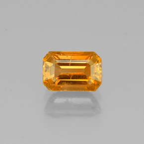 Saphir jaune naturelle taille émeraude, 0,93 ct, SI