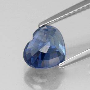 Saphir bleue naturelle forme de coeur, 2,21 ct, VS