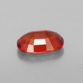 Saphir orange naturelle coupe ovale, 1,90 ct, VVS