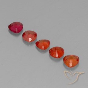 Shop natural 1.77ct Rouge cramoisi vif Saphir gems, Trillion, from Tanzanie at GemSelect. In stock, global shipping!