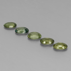 Achetez naturel 2,69ct vert saphir gems, coupe ovale, en provenance australie chez gemselect. en stock, livraison internationale!