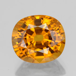 Saphir or naturelle coupe ovale, 3,84 ct, VS-SI