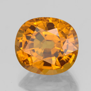 Saphir or naturelle coupe ovale, 3,84 ct, VS-SI