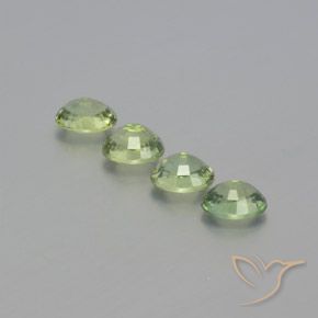 Shop natural 1.94ct Vert très clair Saphir gems, ovale, from Madagascar at GemSelect. In stock, global shipping!