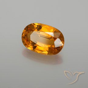 Saphir Orange terre naturelle Coupe ovale, 2.91 ct, VS