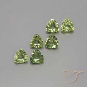 Shop natural 1.65ct Vert chaud Saphir gems, Trillion, from Madagascar at GemSelect. In stock, global shipping!