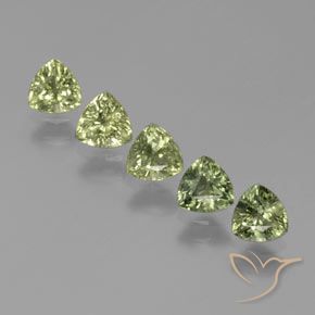 Shop natural 1.84ct Vert forêt léger Saphir gems, Trillion, from Tanzanie at GemSelect. In stock, global shipping!