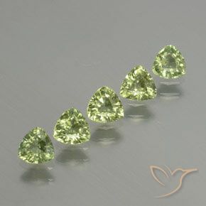 Shop natural 1.82ct Vert moyen Saphir gems, Trillion, from Tanzanie at GemSelect. In stock, global shipping!