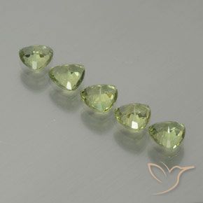 Shop natural 1.82ct Vert moyen Saphir gems, Trillion, from Tanzanie at GemSelect. In stock, global shipping!