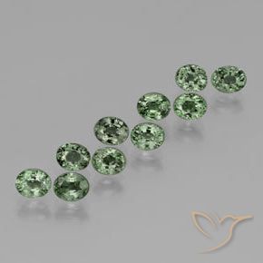 Shop natural 6.27ct Vert moyen-foncé Saphir gems, ovale, from Madagascar at GemSelect. In stock, global shipping!