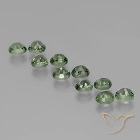 Shop natural 6.27ct Vert moyen-foncé Saphir gems, ovale, from Madagascar at GemSelect. In stock, global shipping!