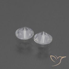 Shop natural 0.78ct Blanc clair Saphir gems, Tour, from Madagascar at GemSelect. In stock, global shipping!