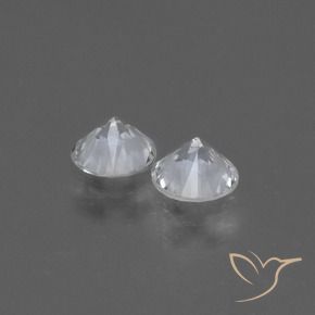 Shop natural 0.76ct Blanc clair Saphir gems, Tour, from Madagascar at GemSelect. In stock, global shipping!