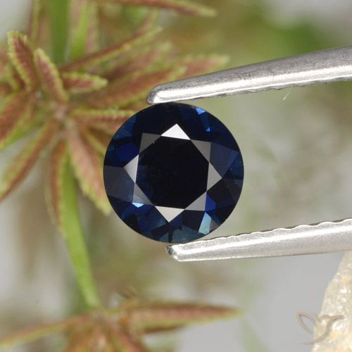 Saphir Bleu marine naturelle Tour, 0.62 ct, VS