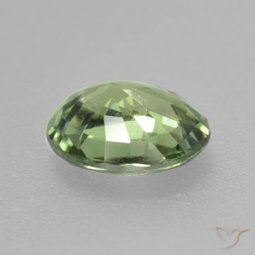 Saphir Vert très clair naturelle ovale, 0.75 ct, VVS
