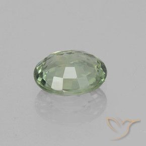 Saphir Forêt verte naturelle ovale, 0.72 ct, VVS