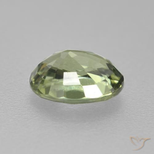 Saphir Vert clair naturelle ovale, 0.78 ct, VVS-VS