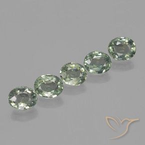 Shop natural 4.19ct Vert forêt léger Saphir gems, ovale, from Tanzanie at GemSelect. In stock, global shipping!