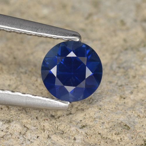 Saphir Bleu foncé naturelle Tour, 0.54 ct, VVS-VS