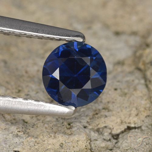 Saphir Bleu foncé naturelle Tour, 0.58 ct, VVS-VS
