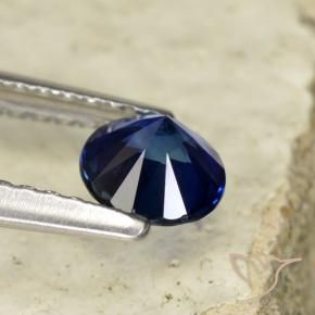 Saphir Bleu foncé naturelle Tour, 0.60 ct, VVS-VS