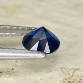 Saphir Bleu foncé naturelle Tour, 0.54 ct, VVS-VS