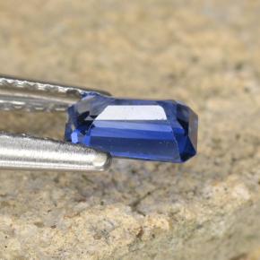 Saphir Bleu franc naturelle Taille émeraude, 0.41 ct, VVS-VS