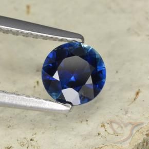 Saphir Bleu foncé naturelle Tour, 0.70 ct, VVS-VS