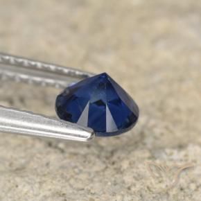 Saphir Bleu marine naturelle Tour, 0.69 ct, VS