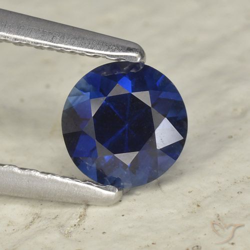 Saphir Bleu foncé naturelle Coupe roude, 0.53 ct, VVS