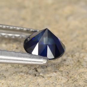 Saphir Bleu foncé naturelle Tour, 0.62 ct, VVS-VS