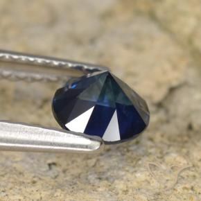Saphir Bleu foncé naturelle Tour, 0.64 ct, VVS-VS