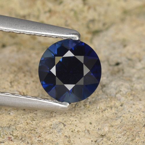 Saphir Bleu foncé naturelle Tour, 0.62 ct, VVS