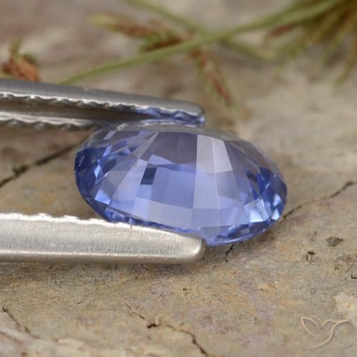 Saphir Bleu marine moyen naturelle ovale, 0.81 ct, VVS-VS