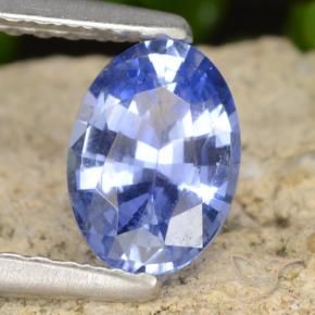 Saphir Bleu marine moyen naturelle ovale, 0.82 ct, VVS
