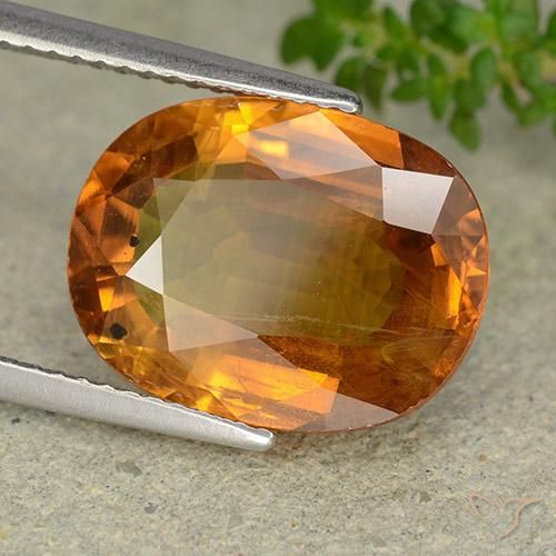 Saphir Orange brunâtre naturelle ovale, 7.82 ct, VS-SI
