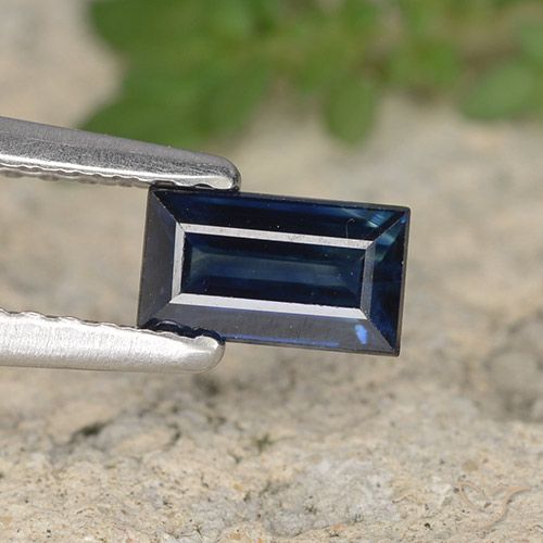 0.59ct Naturel Bleu foncé Saphir, Baquette, VS